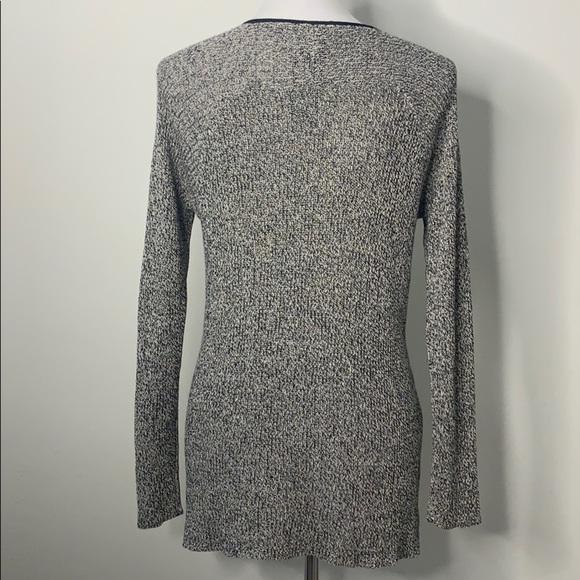 EILEEN FISHER Hi-Lo V-Neck Knitted Box Top Sweater - Picture 3 of 10